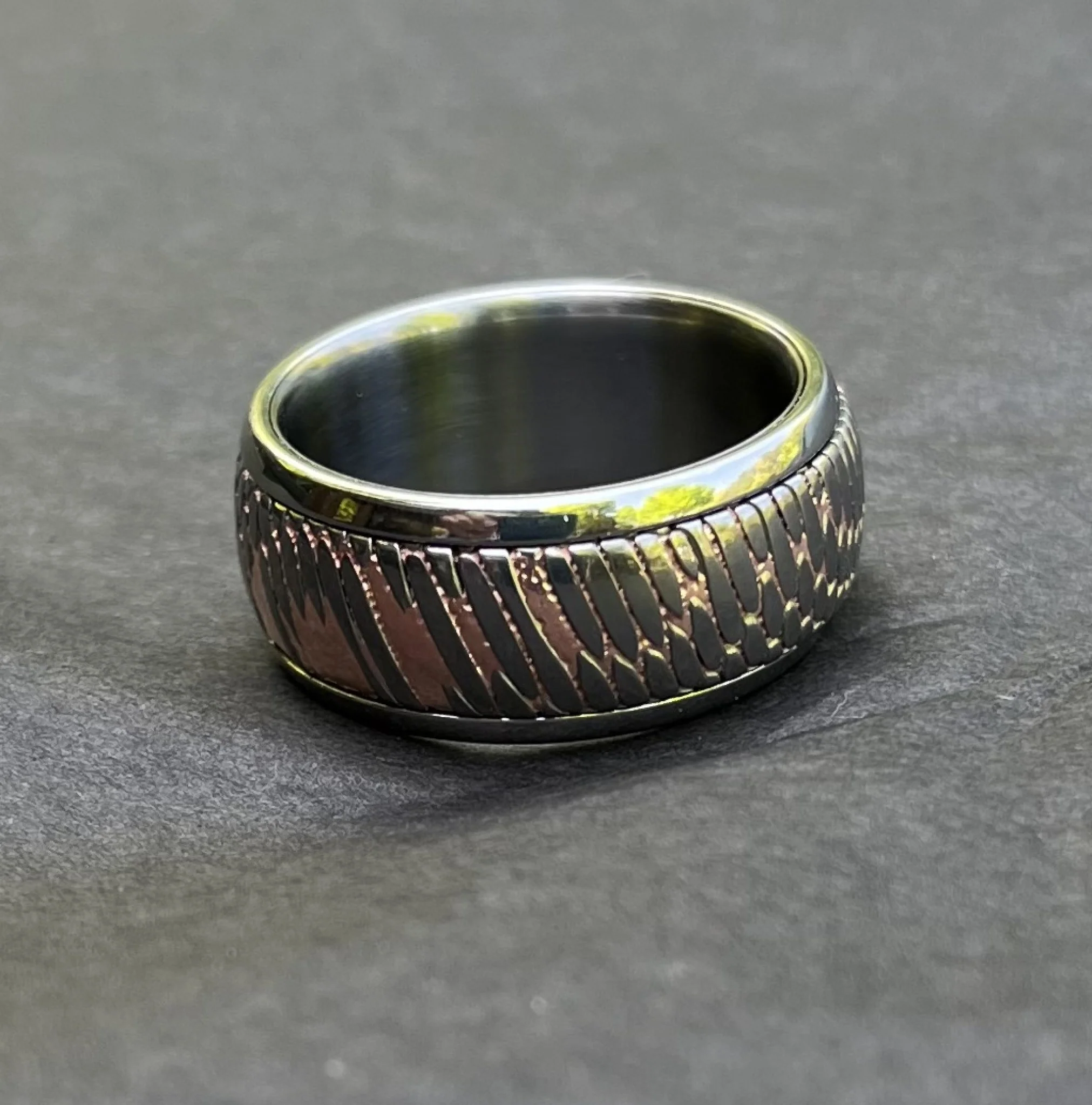Titanium with Superconductor Spinner Ring - Image 3