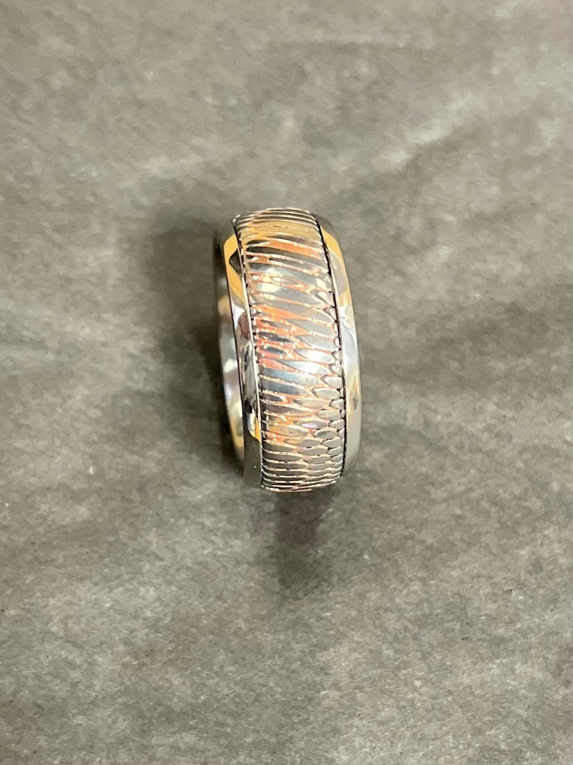 Titanium with Superconductor Spinner Ring - Image 7
